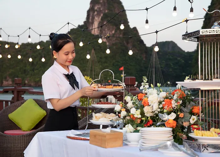 Amanda Cruise Bay Botel Ha Long