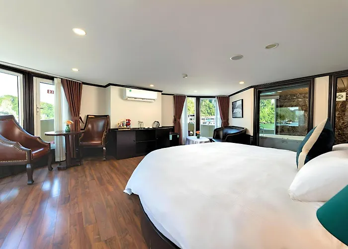 Amanda Cruise Bay 5* Hạ Long