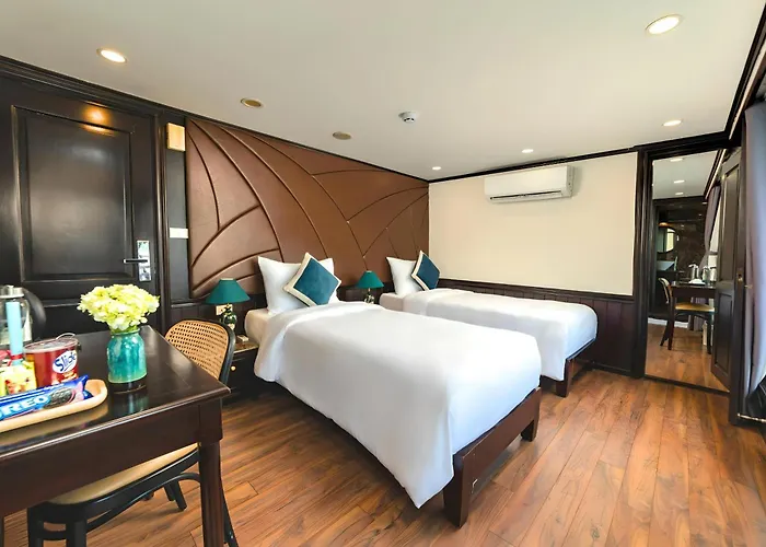 Botel Amanda Cruise Bay Hạ Long