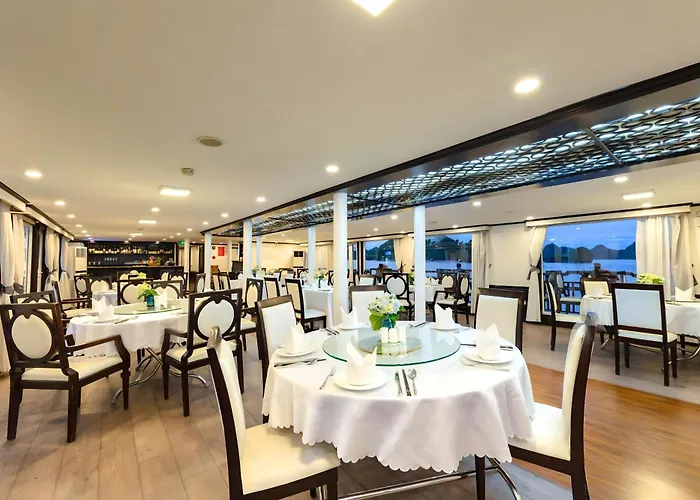 Amanda Cruise Bay Hạ Long