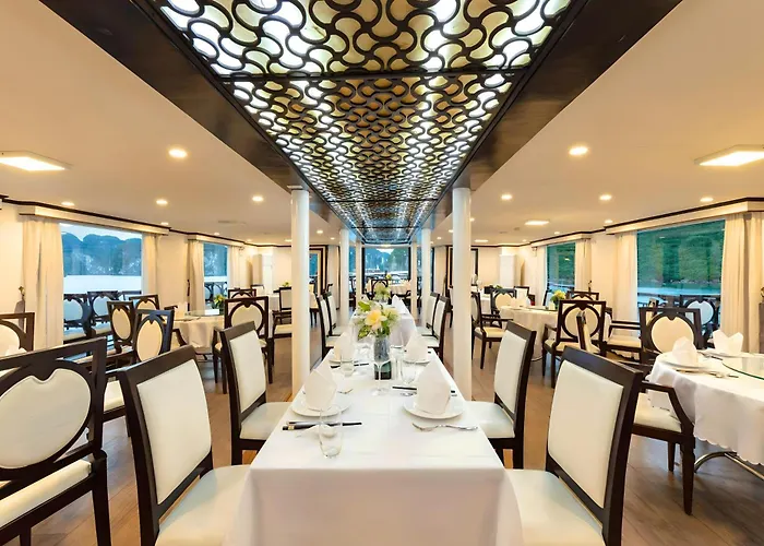 Amanda Cruise Bay Hạ Long