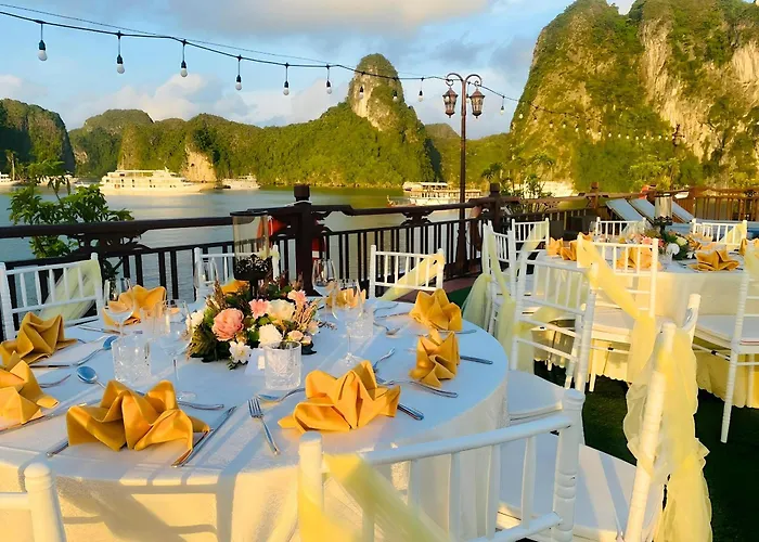 Amanda Cruise Bay 5* Hạ Long